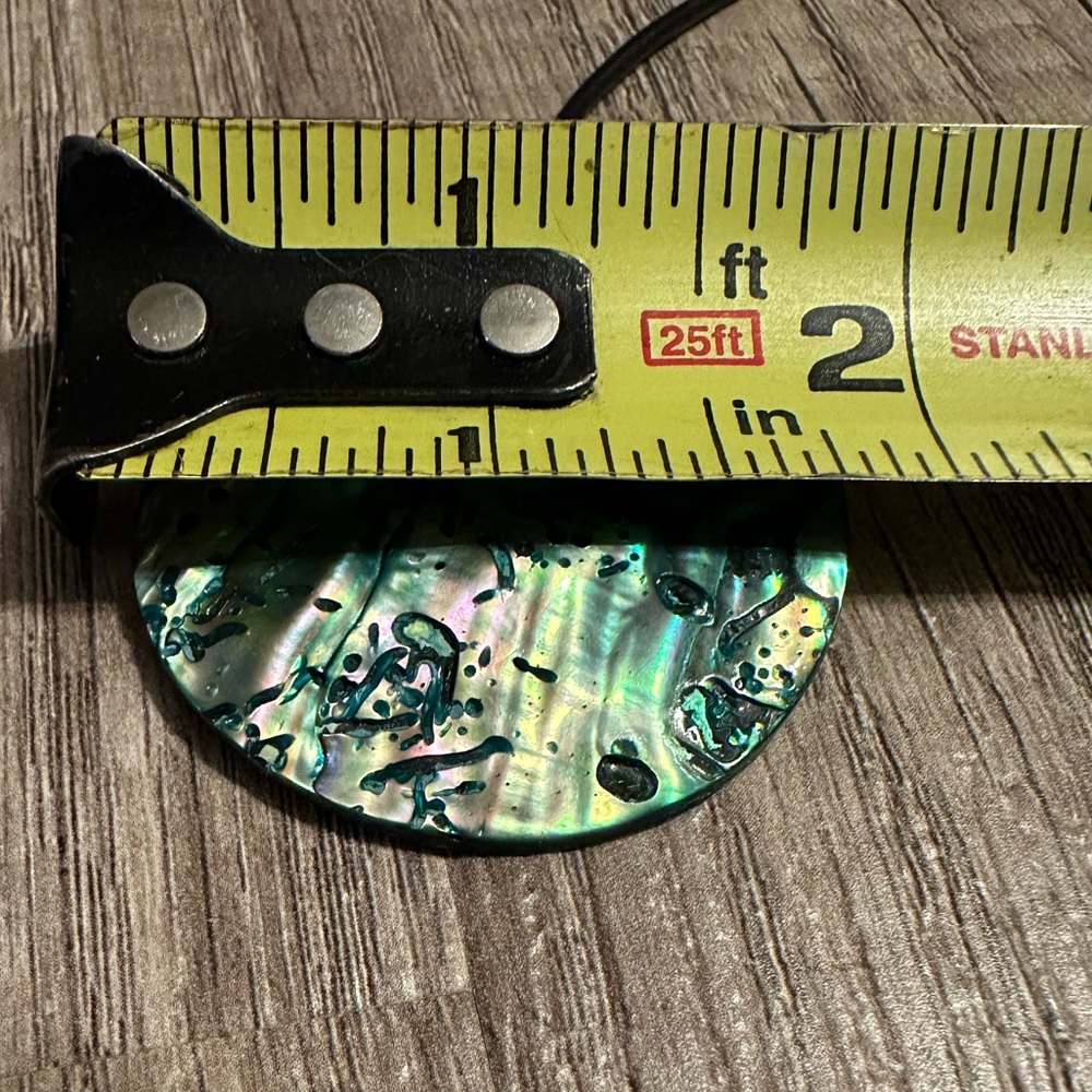 New 18” Abalone Shell Neclace - Picture 3 of 4